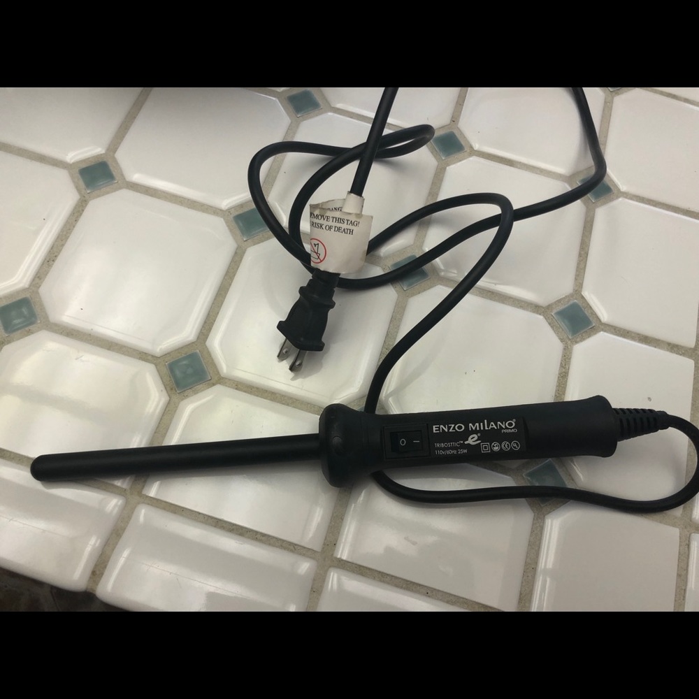 Enzo Milano hair curling wand